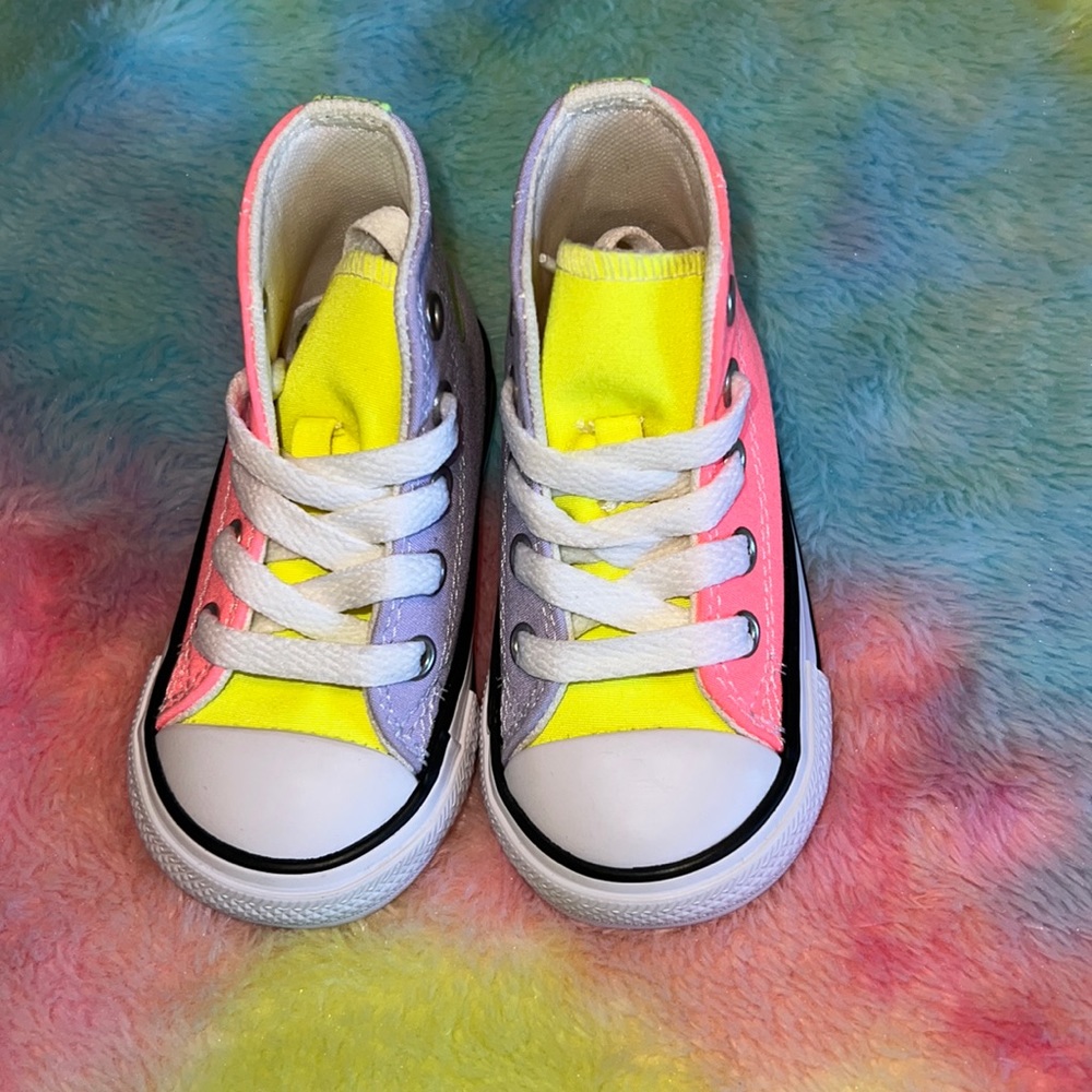 Must have!!!!! Excellent condition! My baby couldn’t wear.